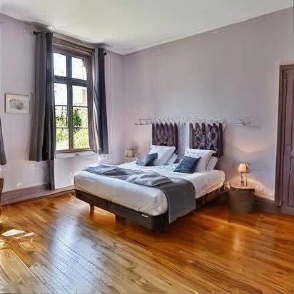 Escalier courbe en bois naturel avec marches en chêne massif et contremarches assorties